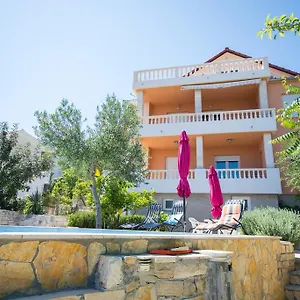  Apartment Cubela